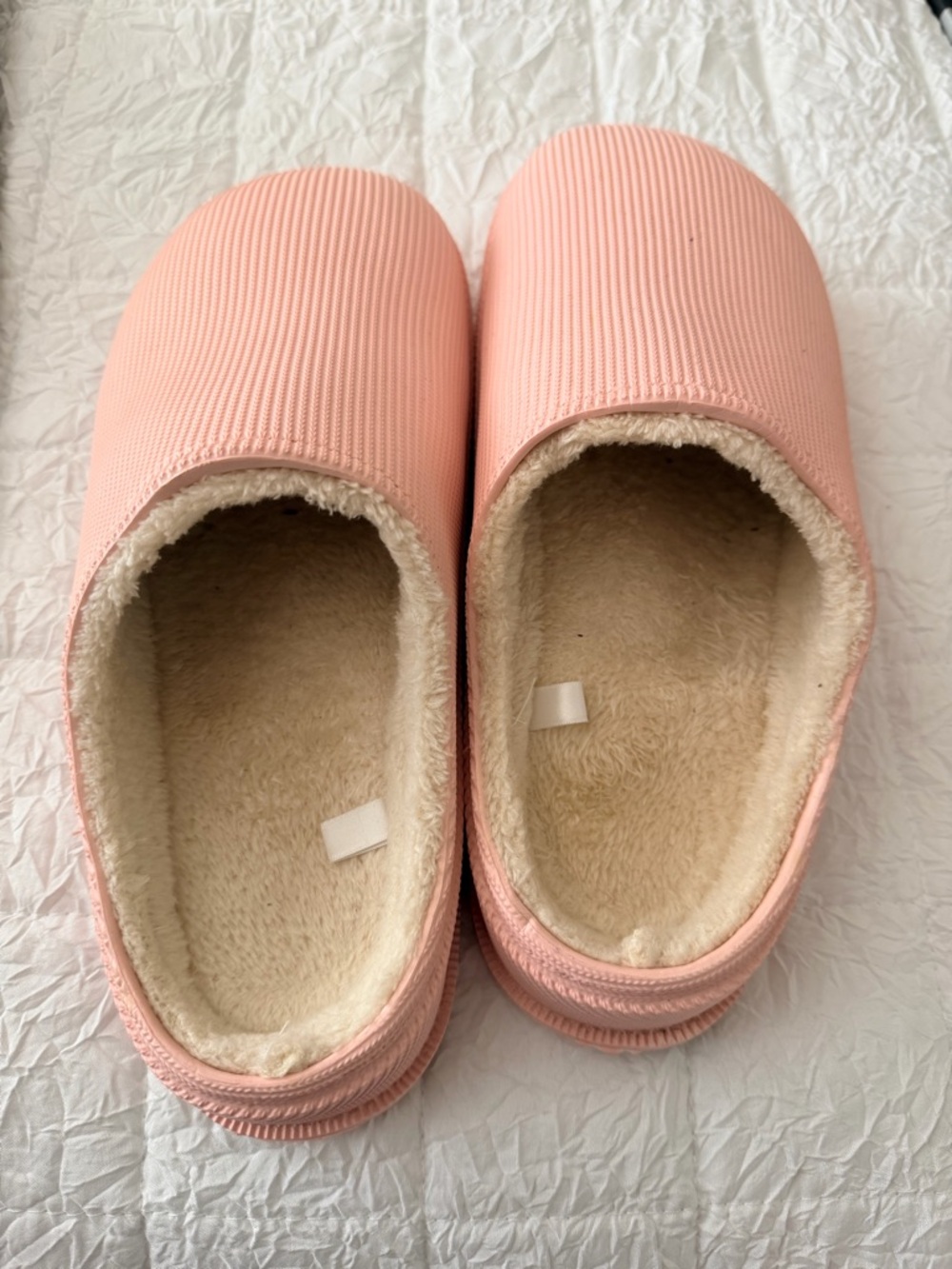 Women's Cozy Pink Fleece-Lined Slippers
